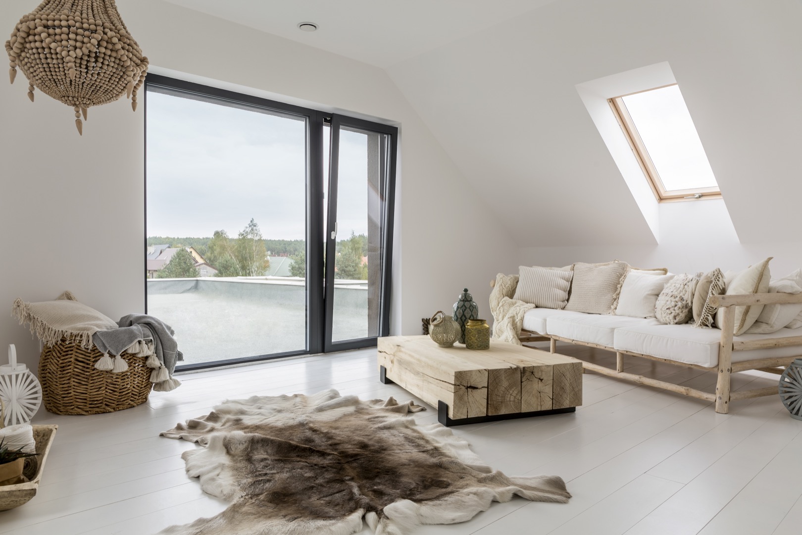 Attic room with balcony Luxury villa with oceanview